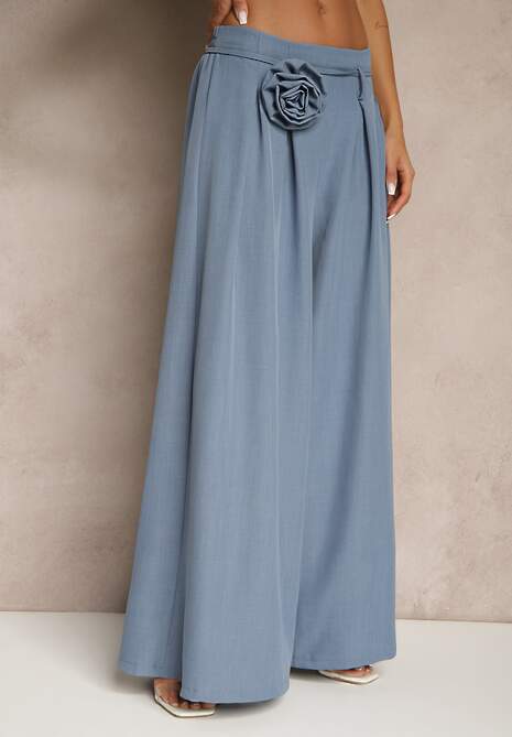 Niebieskie Spodnie Palazzo Ozdobione Broszką Kwiatem Lirace