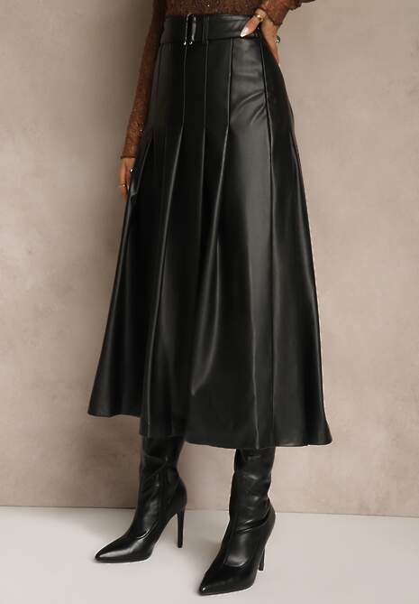 Czarna Plisowana Spódnica z Imitacji Skóry o Rozkloszowanym Kroju Tusdera