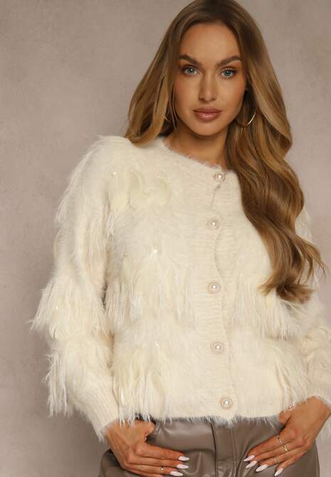Beżowy Kardigan w Eleganckim Stylu z Imitacją Piór i Perłowymi Guzikami Nessea