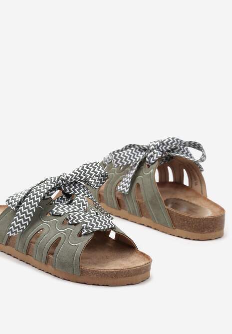 Zielone Klapki na Niskiej Platformie z Ozdobną Sznurówką Tribia