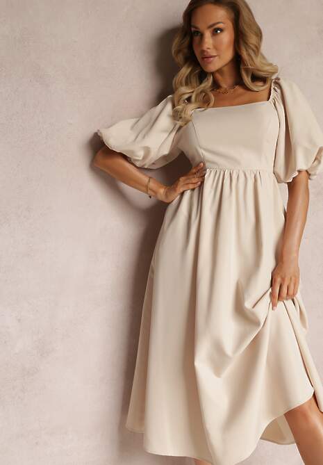 Beżowa Midi Sukienka o Rozkloszowanym Fasonie z Kwadratowym Dekoltem i Bufiastymi Rękawami Briakke