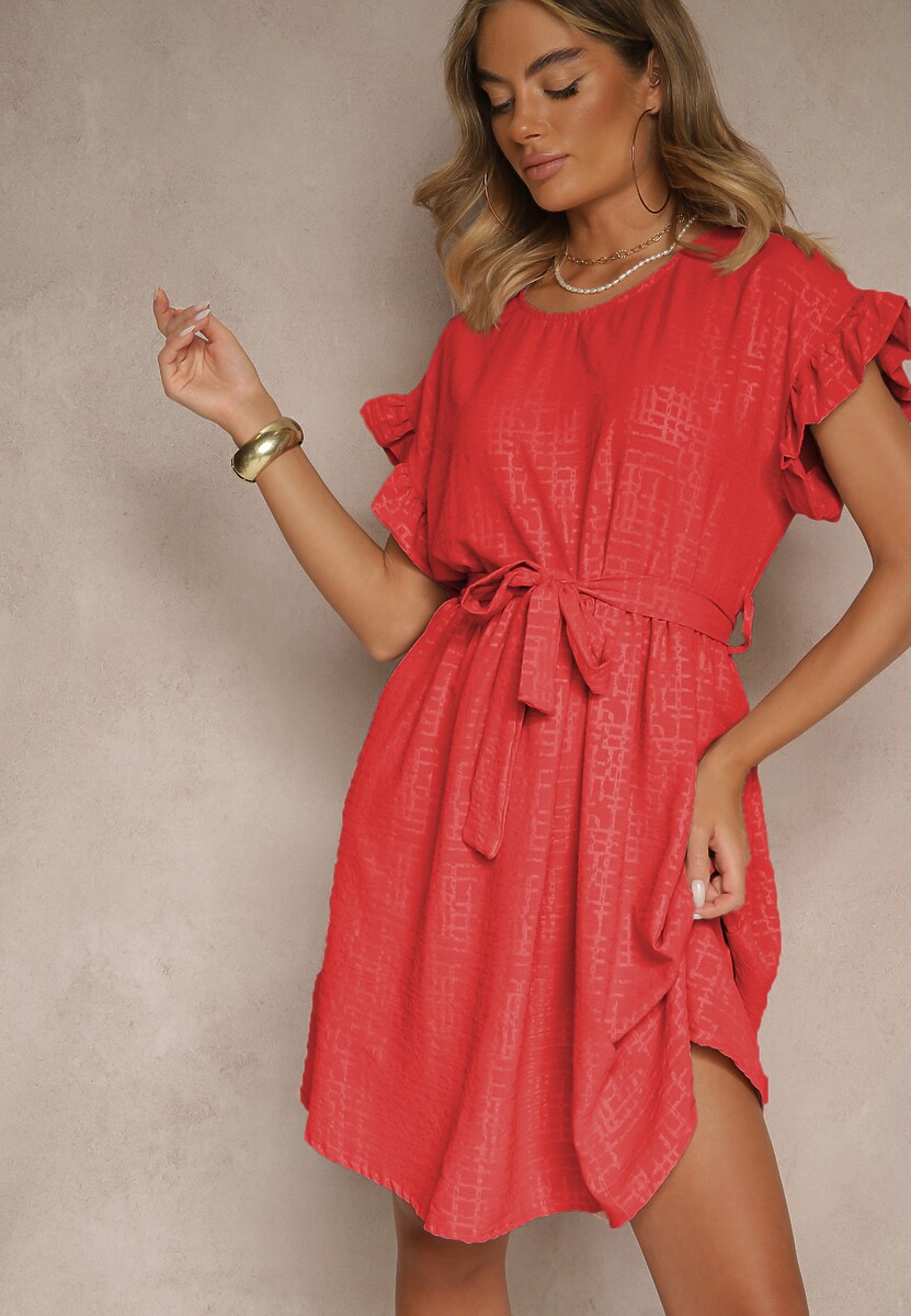 Czerwona Sukienka z Paskiem i Falbankami przy Rękawach Folunelle