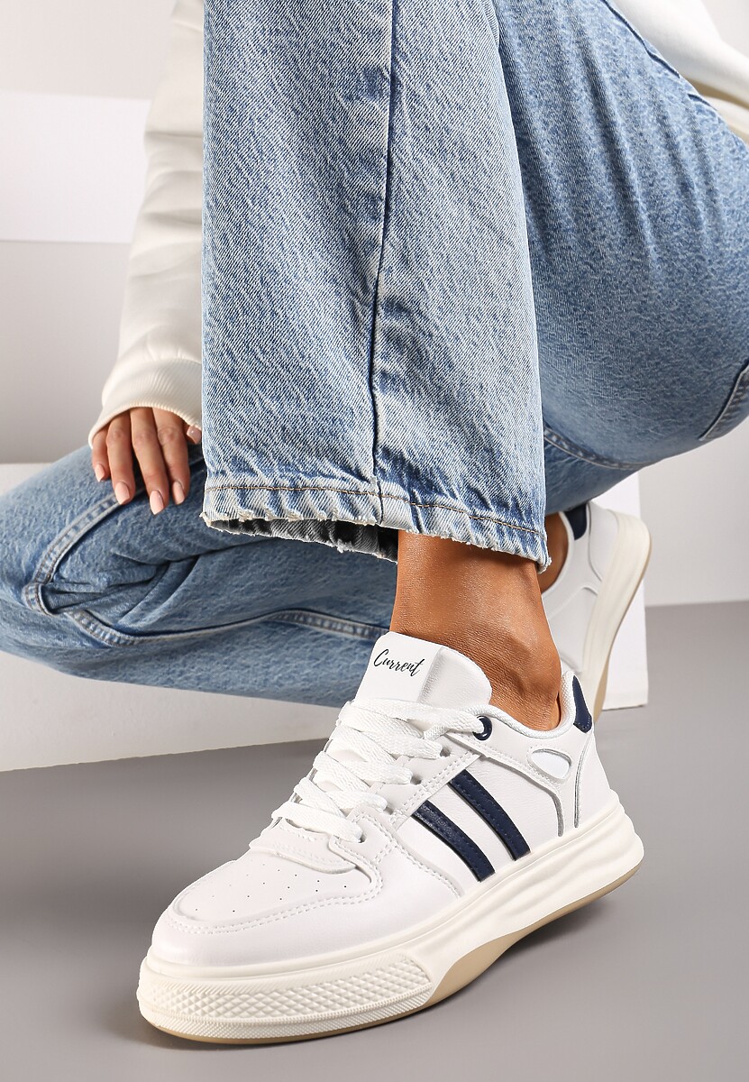 Biało-Niebieskie Płaskie Sneakersy Wykończone Paskami Walleria