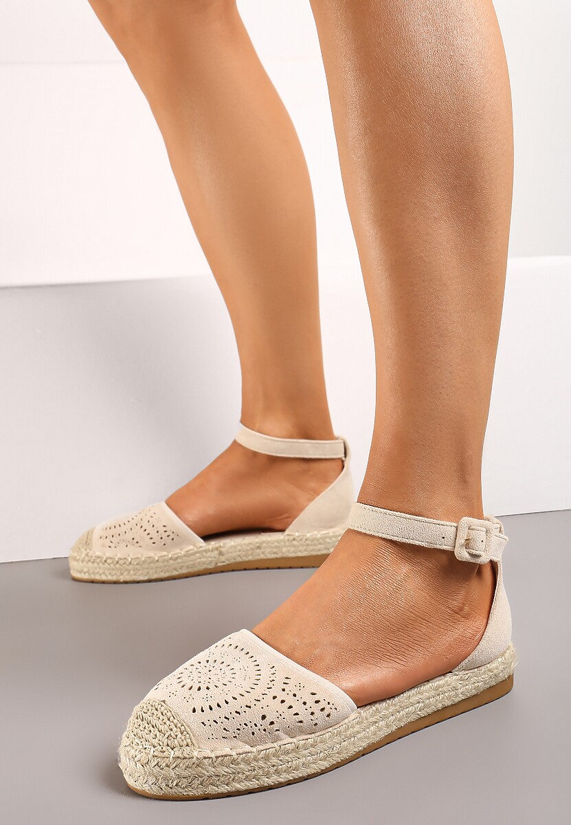 Beżowe Espadryle na Płaskiej Podeszwie z Ażurowym Zdobieniem Zapinane Wokół Kostki Vizimaia