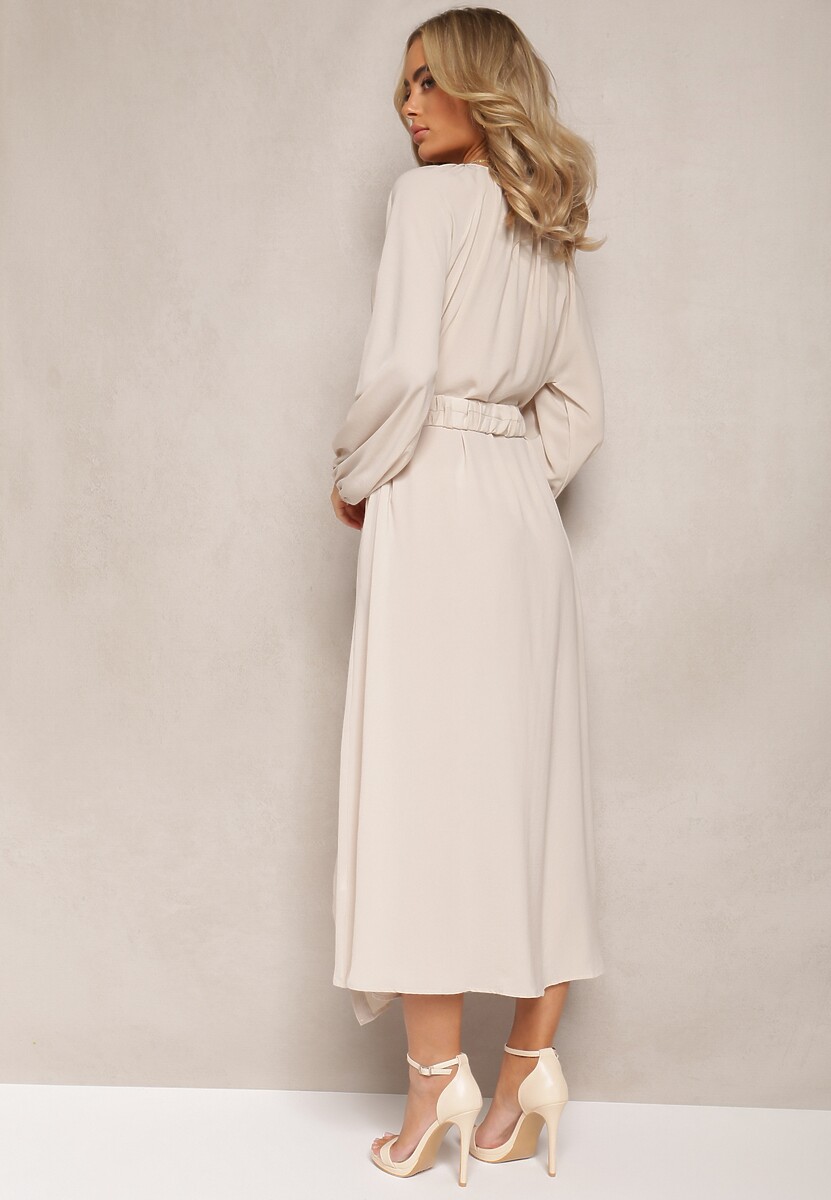 Jasnobeżowa Sukienka Maxi o Swobodnym Kroju z Guzikami i Paskiem z Metaliczną Klamrą Ferian
