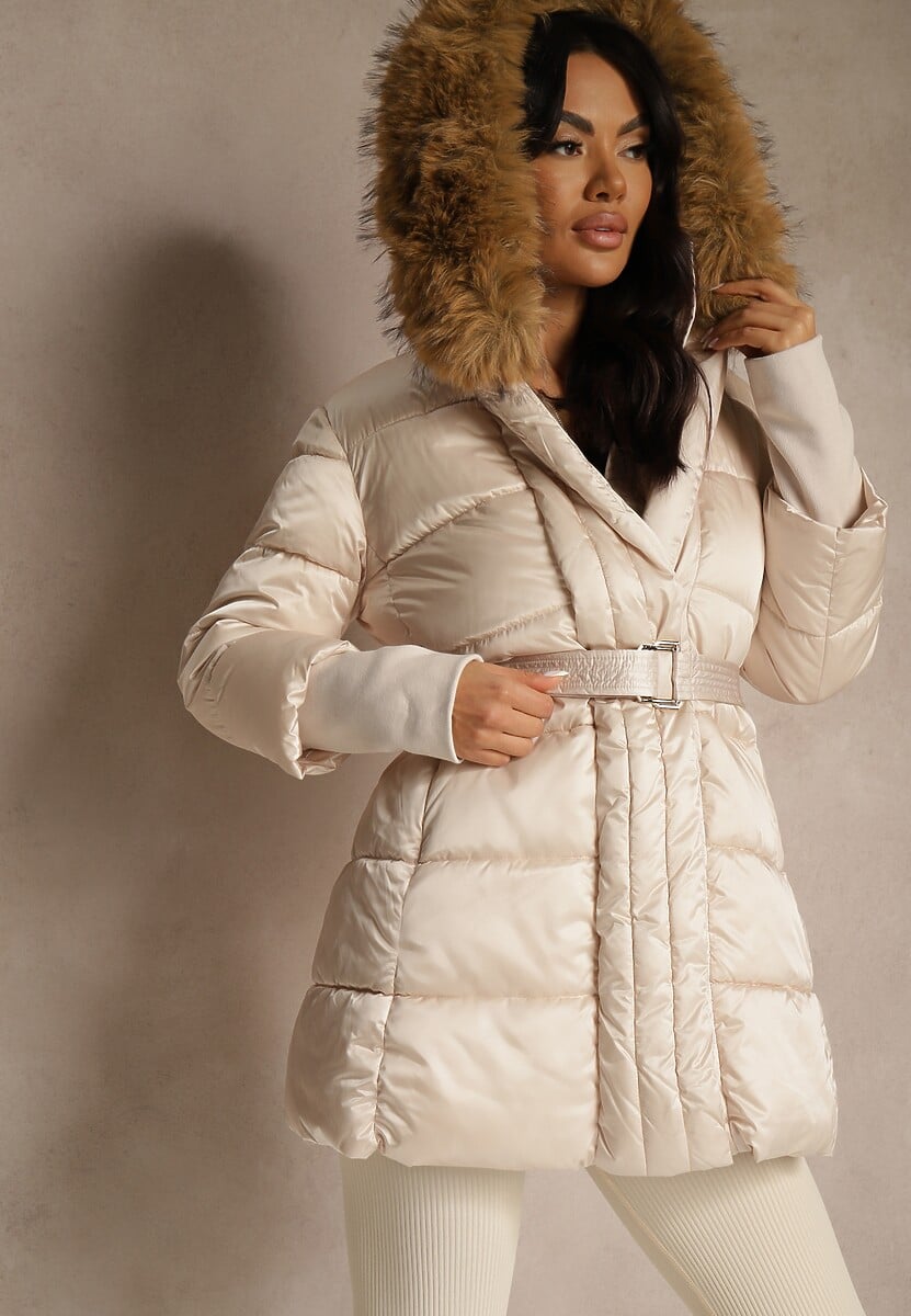 Beżowa Pikowana Kurtka z Paskiem i Kapturem z Futerkiem Lilittia