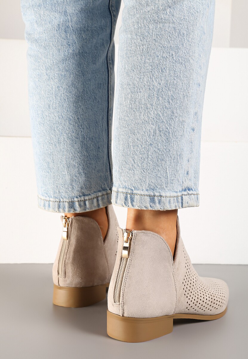 Jasnobeżowe Płaskie Botki Vices z Ażurową Cholewką Ozdobione Wycięciem Selanis