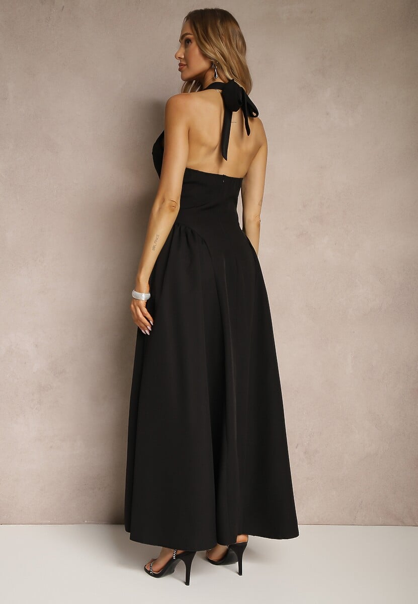 Czarna Rozkloszowana Sukienka Halter z Wiązaniem i Odkrytymi Plecami Senicce