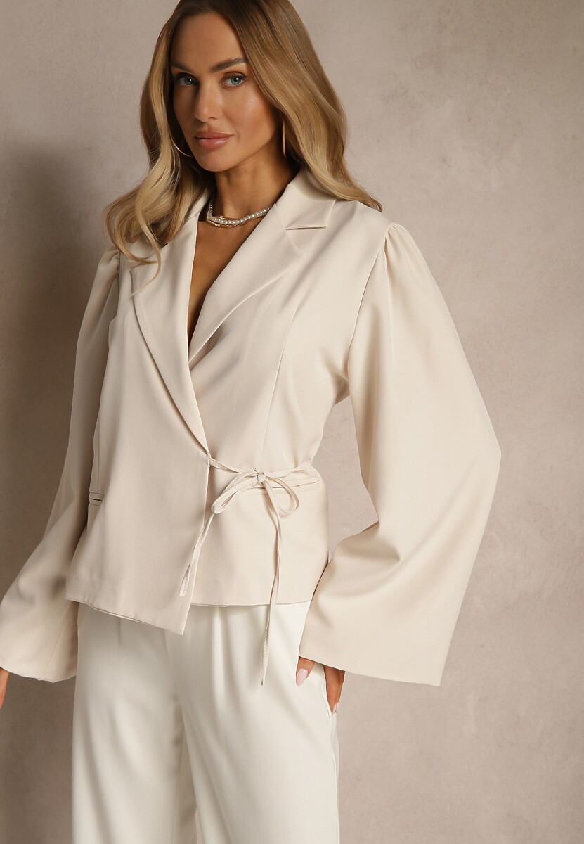 Jasnobeżowa Marynarka z Rozszerzanymi Rękawami Zdobiona Wiązaniem z Boku Sanivera