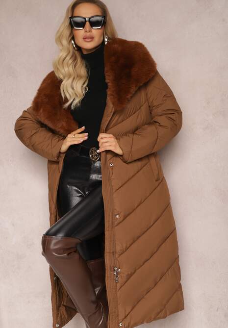 Brązowa Pikowana Kurtka Płaszcz typu Płaszcz z Futrzanym Kołnierzem Odefia