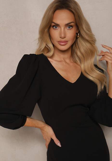 Czarna Sukienka o Dopasowanym Kroju z Lekko Bufiastymi Rękawami Zinnashira