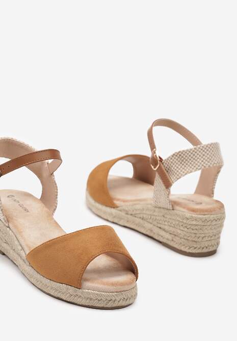 Brązowe Sandały na Koturnie z Plecionki Zapinane na Sprzączkę Moallas