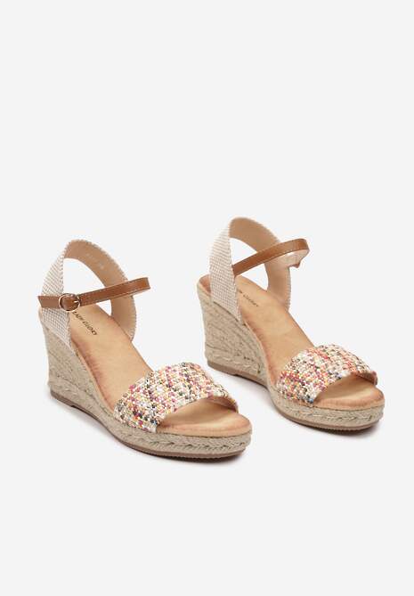 Beżowo-Różowe Sandały na Koturnie z Plecionką Zapinane na Sprzączkę Wokół Kostki Moannie