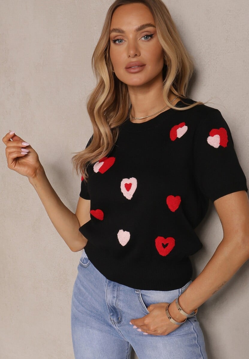 Czarna Bluzka Sweterkowa Ozdobiona Aplikacjami Serduszkami Kamirla