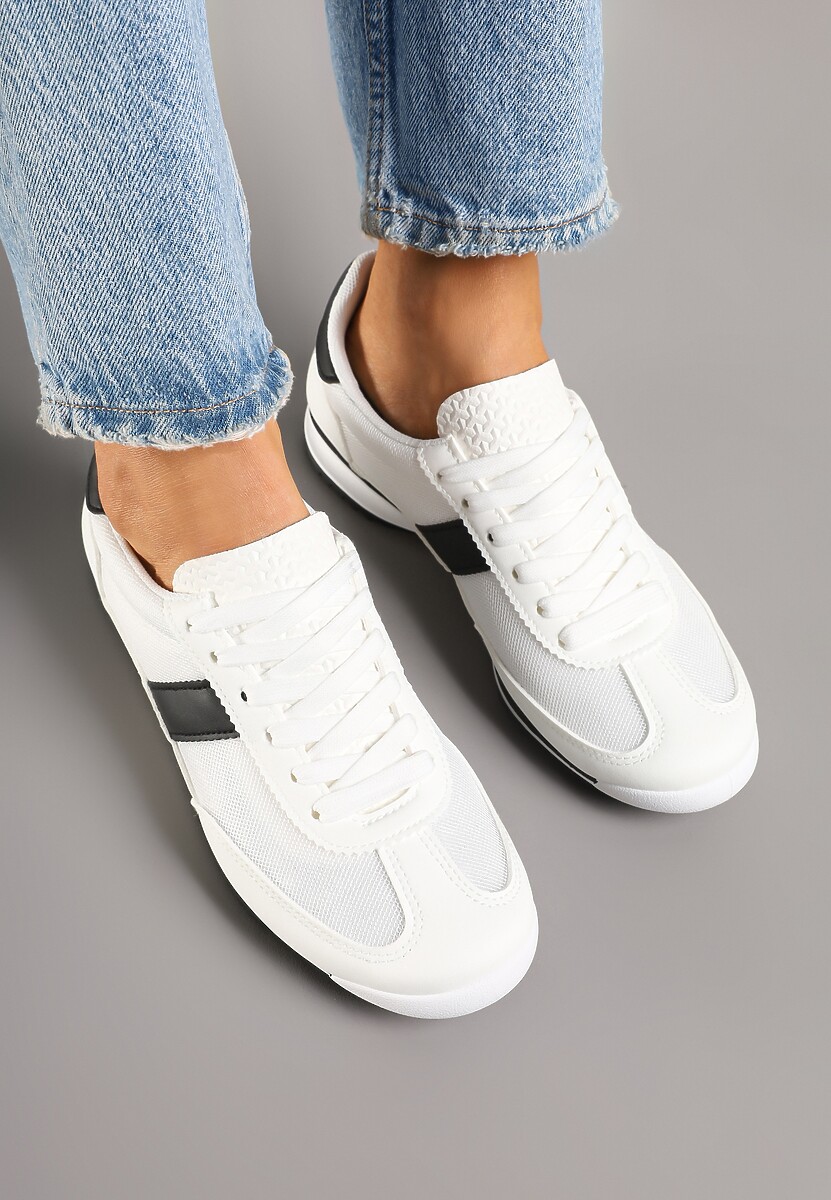 Białe Sneakersy Ozdobione Paskiem Cleova