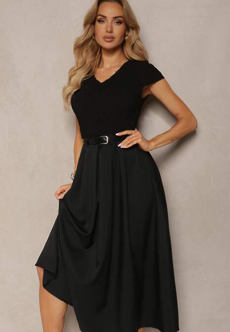 Czarna Sukienka o Rozkloszowanym Kroju z Krótkim Rękawem i Paskiem z Ekoskóry Frinna