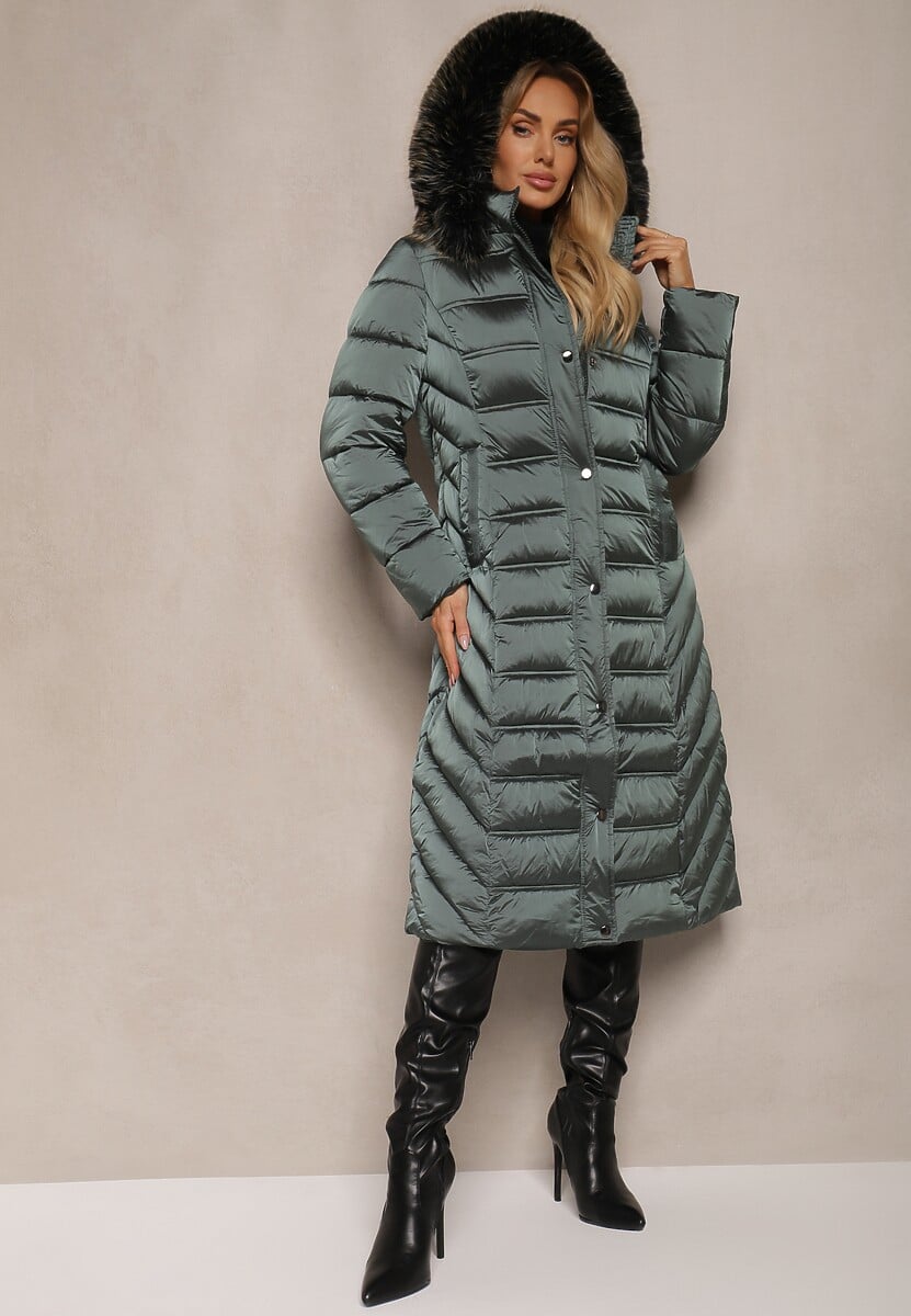 Granatowa Długa Kurtka Zimowa z Pikowanymi Przeszyciami i Odpinanym Kapturem z Futerkiem Tinnelia