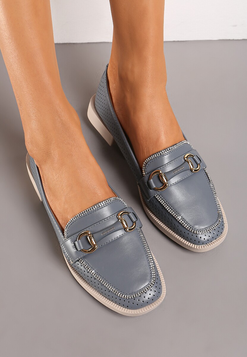 Niebieskie Półbuty w Stylu Loafersów z Perforacją Drobnymi Cyrkoniami i Klamrą Keryth