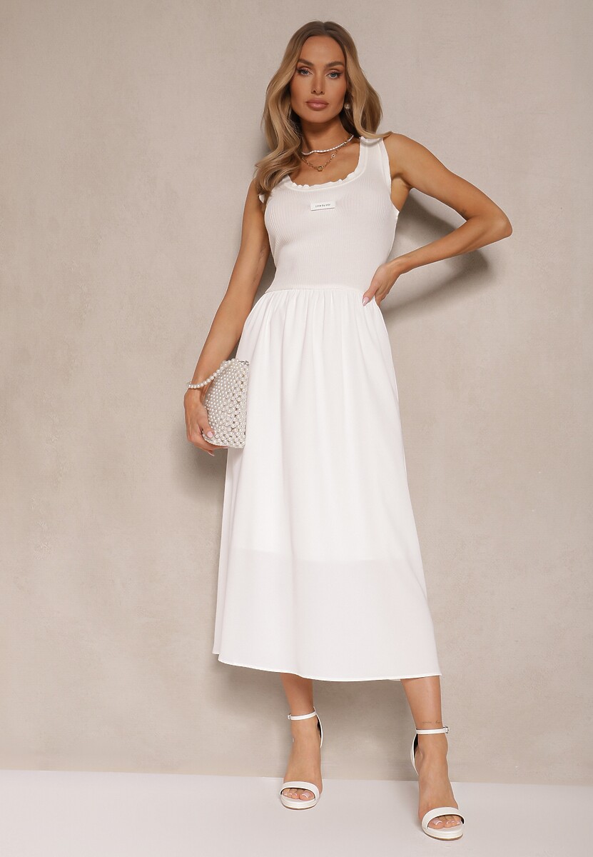 Biała Rozkloszowana Sukienka z Wiskozy Ozdobiona Naszywką Ronlina