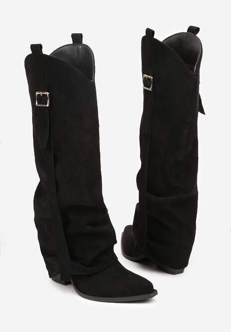 Czarne Kozaki na Stożku Typu Kowbojki Ozdobione Klamrą i Wywiniętą Cholewką Nalirella