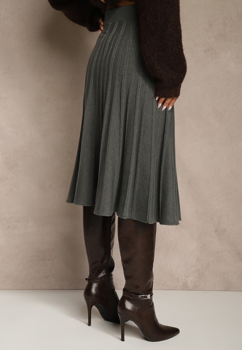 Ciemnoszara Dzianinowa Spódnica Plisowana o Rozkloszowanym Kroju Tuswia