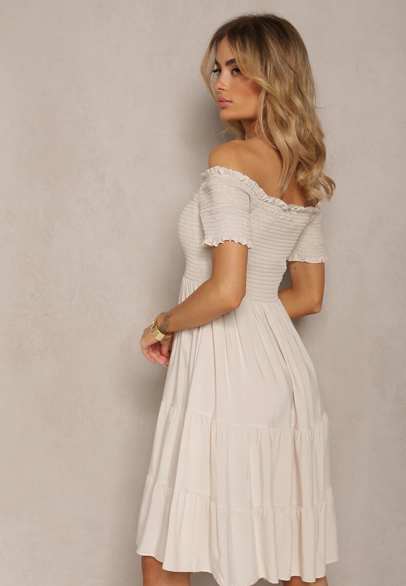 Jasnobeżowa Letnia Sukienka z Bawełny o Fasonie Hiszpanki z Rozkloszowanymi Falbanami Lorania