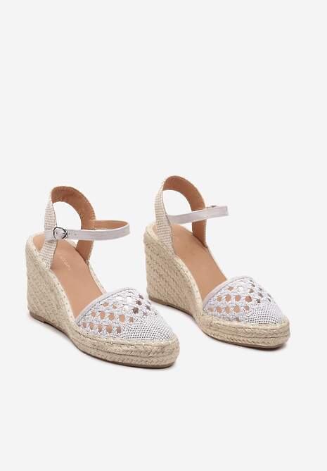 Jasnoszare Sandały z Imitacji Skóry na Plecionym Koturnie Zapinane Wokół Kostki Obidia