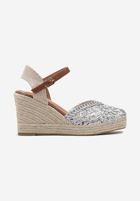 Srebrne Sandały z Imitacji Skóry z Plecionki Zapinane na Sprzączkę na Koturnie Rioma