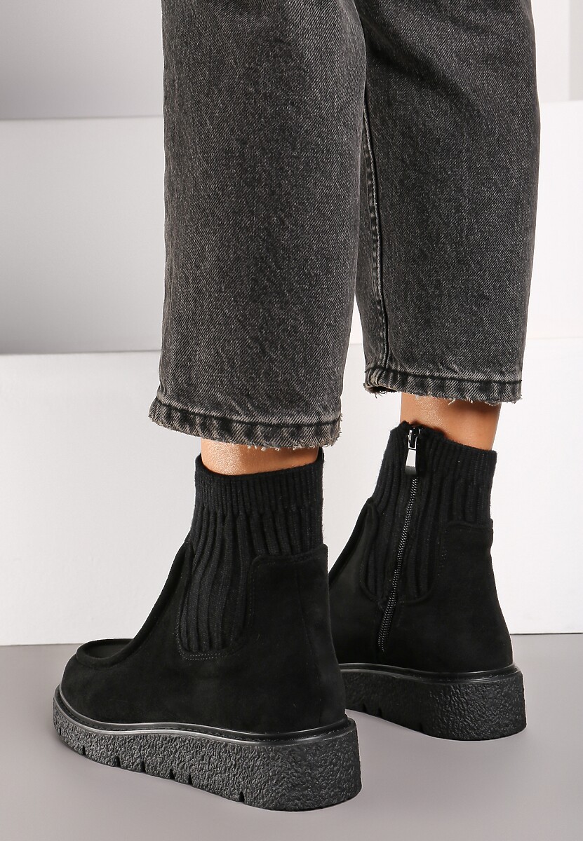 Czarne Ekozamszowe Botki z Prążkowaną Dopasowaną Cholewką na Niskim Koturnie Manzina
