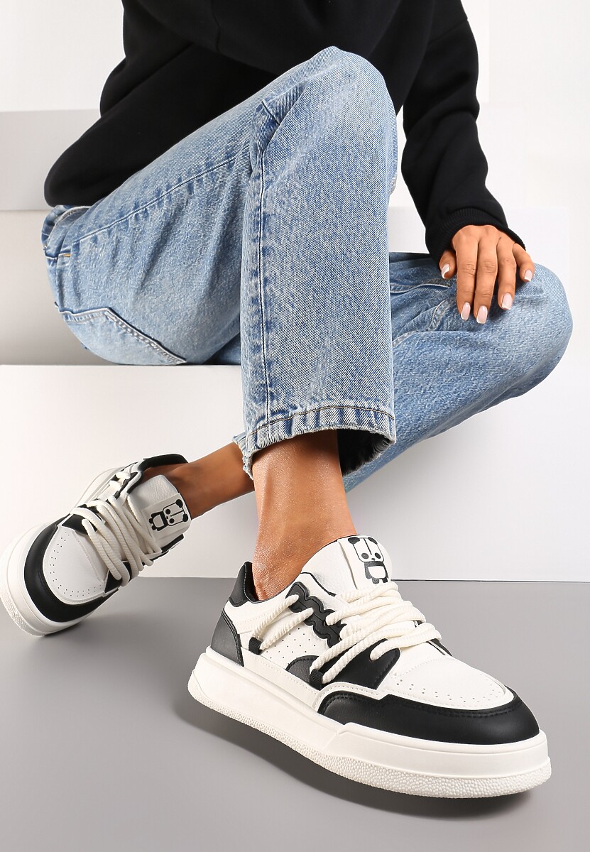 Czarno-Białe Sneakersy Ozdobione Naszywką z Pandą i Szerokimi Sznurówkami Wannia