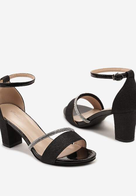 Czarne Sandały na Słupku Ozdobione Cyrkoniami i Brokatem Zapinane na Sprzączkę Wejkis