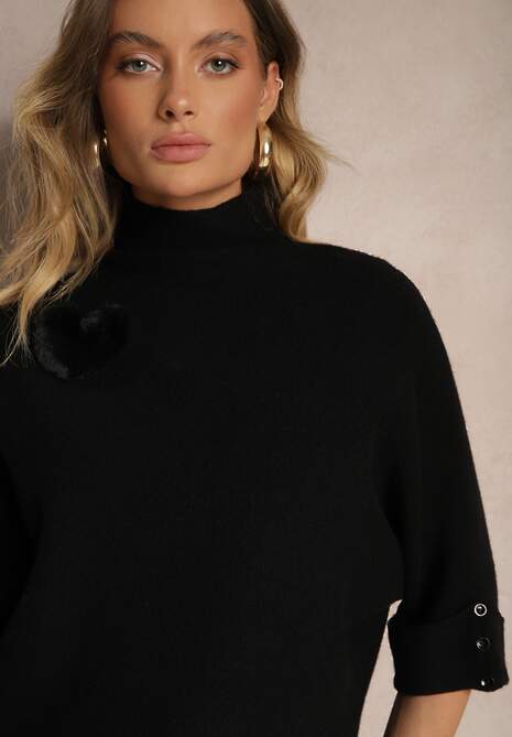 Czarny Nietoperzowy Golf z Wiskozą Zdobiony Futrzaną Broszką Jackisha