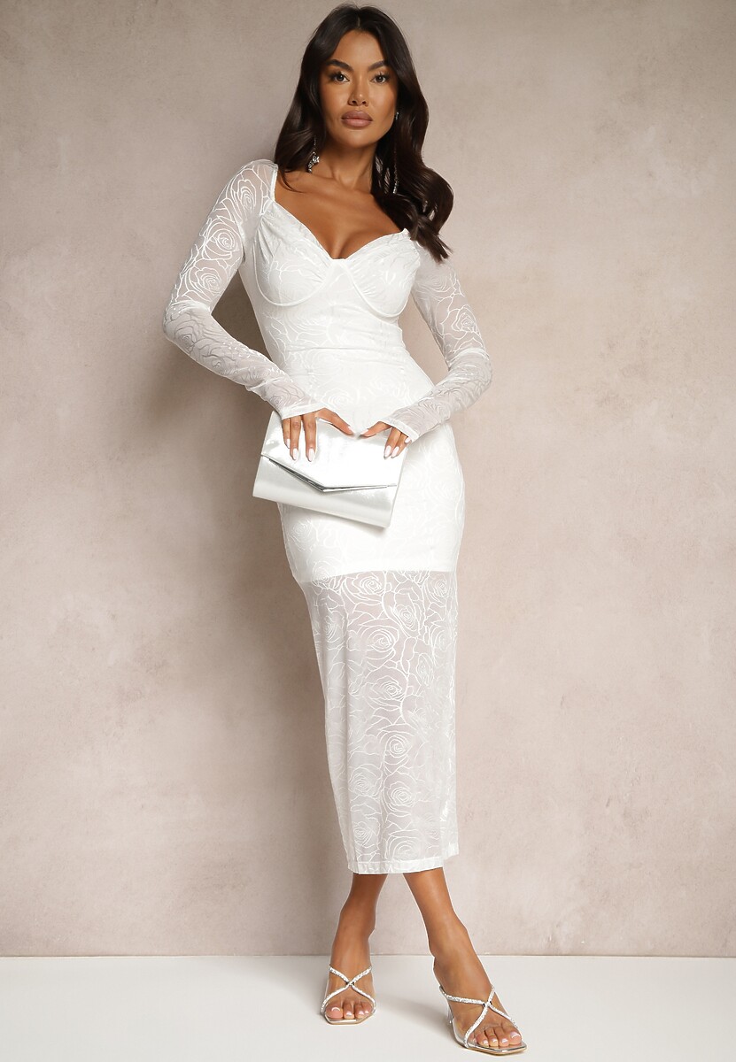 Biała Siateczkowa Sukienka o Dopasowanym Kroju z Marszczeniem Emoritria