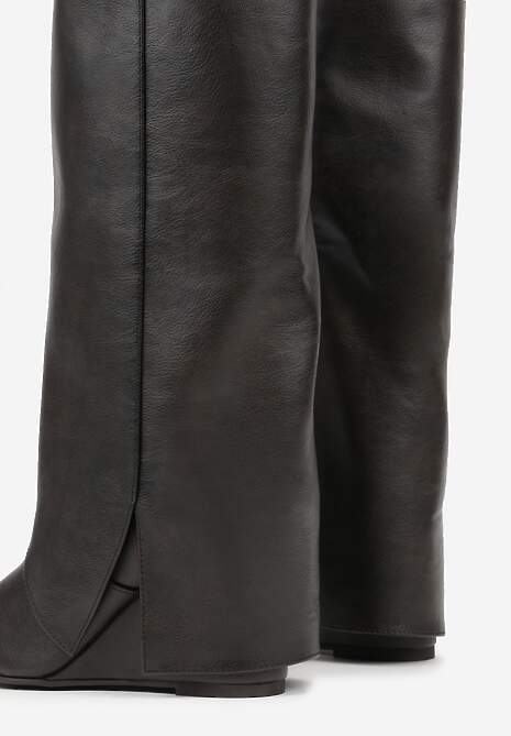 Brązowe Kozaki na Koturnie z Cholewką Imitującą Nogawkę z Aplikacją Testarria