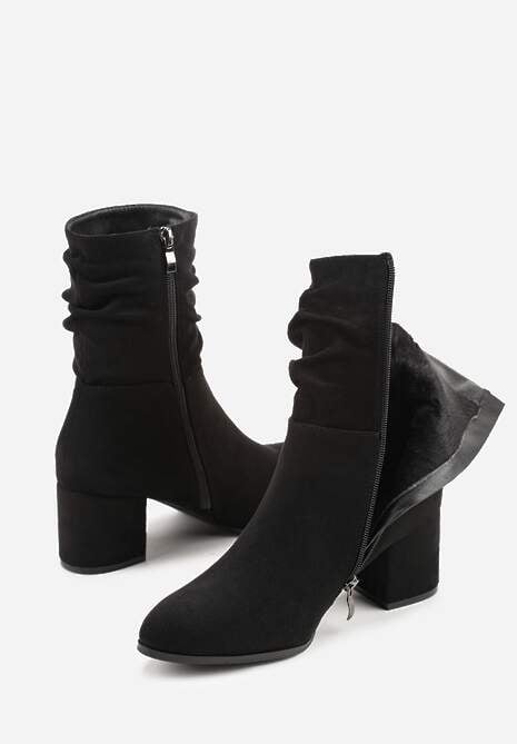 Czarne Marszczone Botki Vices z Imitacji Zamszu na Słupkowym Obcasie Atevitta