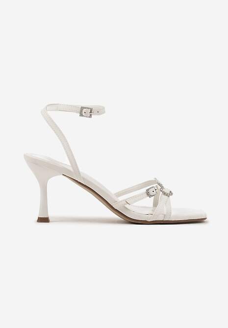 Białe Sandały na Szpilce Ozdobione Cyrkoniowymi Klamrami Finnalia
