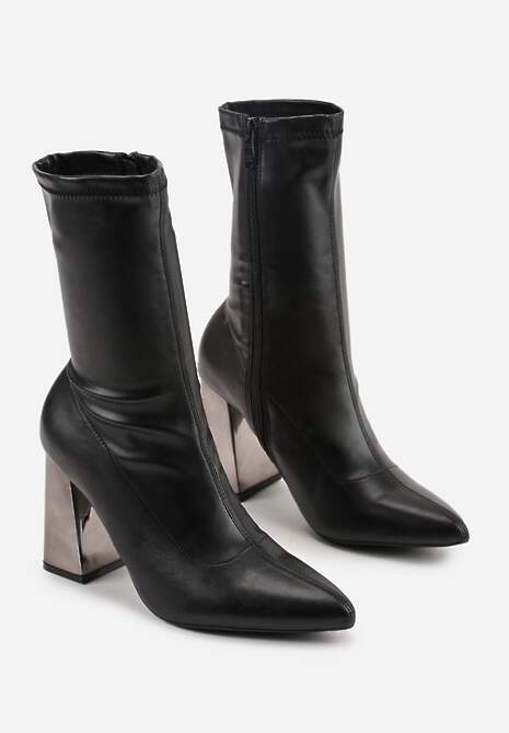 Czarne Przylegające Botki Vices na Metalicznym Słupkowym Obcasie Nevitte