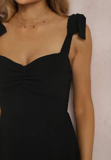 Czarna Sukienka Rozkloszowana z Wiązanymi Ramiączkami i Wycięciem Argomeda