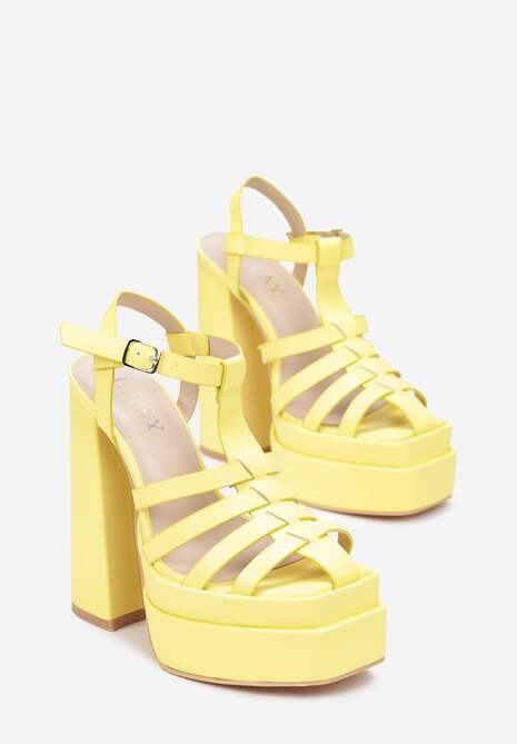 Żółte Sandały na Wysokim Słupku i Platformie z Kwadratowym Noskiem i Sprzączką Lakota