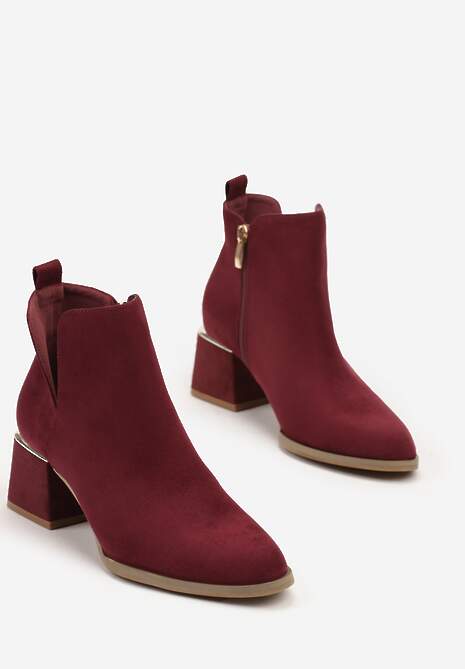 Bordowe Botki na Słupku z Wycięciem i Metaliczną Ozdobą Lorethra