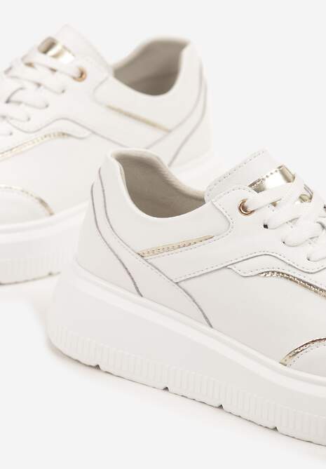 Białe Sneakersy na Platformie ze Skóry Naturalnej Ozdobione Metalicznymi Elementami Haliorea