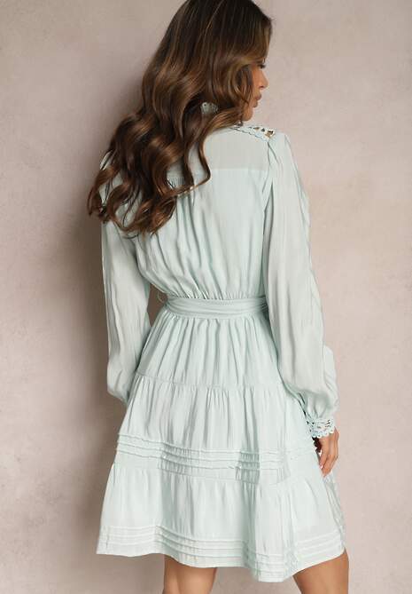 Jasnoniebieska Rozkloszowana Sukienka z Koronkowymi Wstawkami i Wiązaniem w Talii Padria