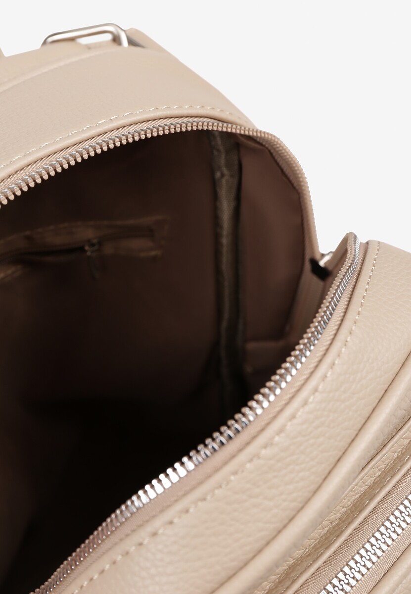 Ciemnobeżowy Pikowany Plecak z Metaliczną Aplikacją Paselitia