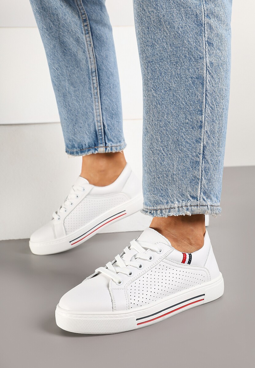 Białe Skórzane Sneakersy na Płaskiej Podeszwie ze Skórzaną Wkładką i Perforacją Galiwa