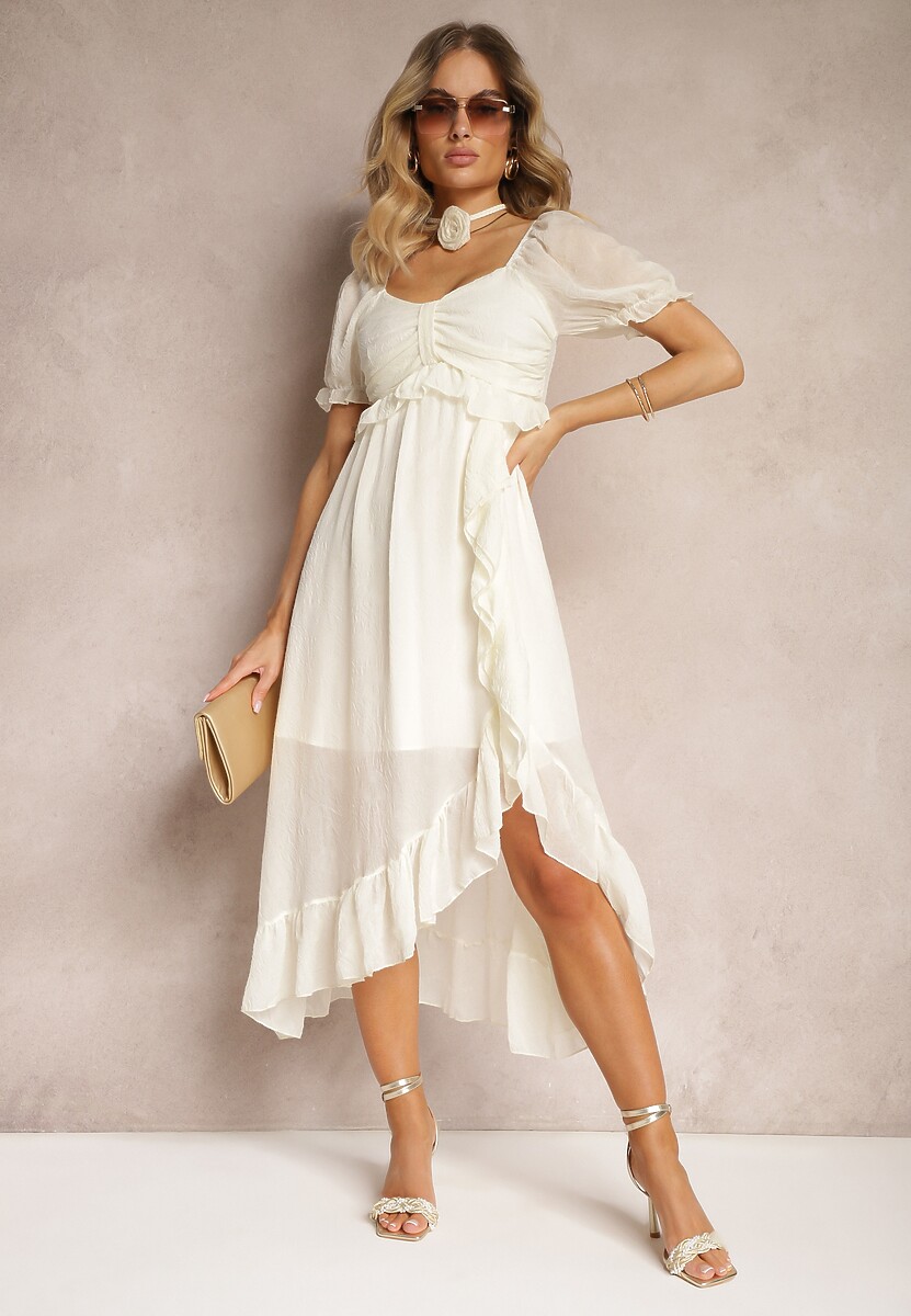 Jasnobeżowa Rozkloszowana Sukienka z Falbankami i Bufiastymi Rękawami Zdobiona Broszką Simadea