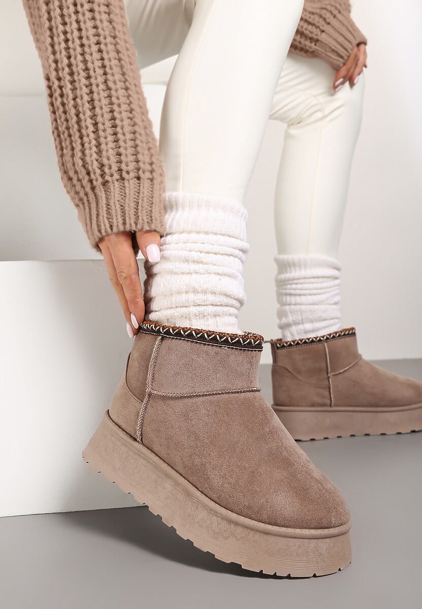 Ciemnobeżowe Śniegowce na Platformie Ozdobione Haftem Deccaria