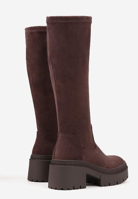 Brązowe Długie Kozaki z Elastyczną Cholewką na Grubej Tłoczonej Podeszwie Hantrine