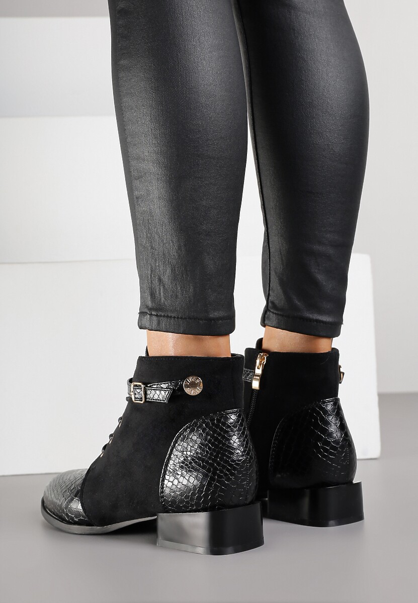 Czarne Botki Vices ze Wstawkami Imitującymi Skórę Węża i Sprzączką Gelrina