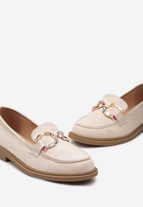 Beżowe Mokasyny z Ozdobnym Tłoczeniem i Aplikacją z Mieniących się Kamieni Berxia