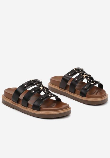 Czarne Klapki na Platformie Ozdobione Metalicznymi Wstawkami Eloneira